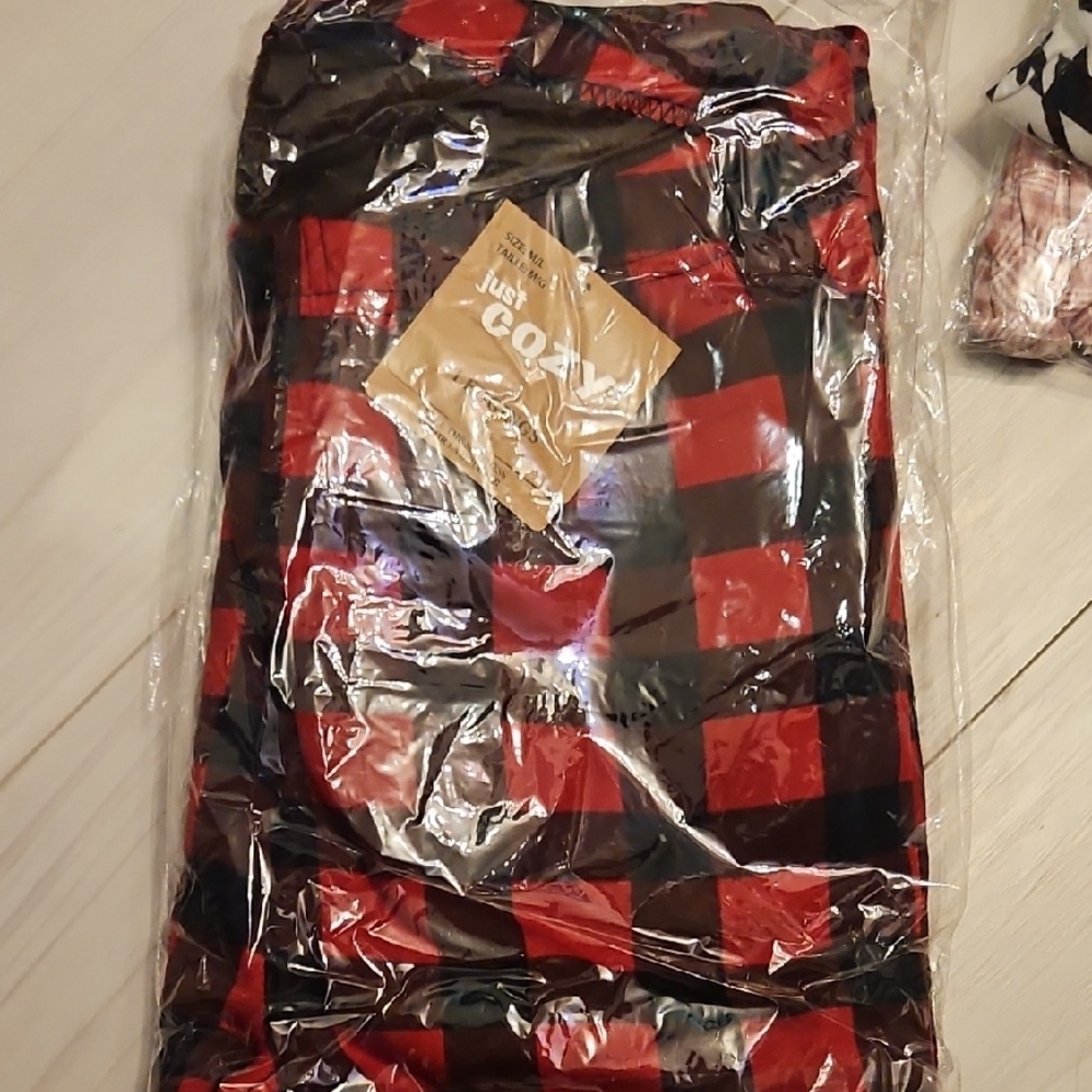 Women’s Buffalo Plaid Leggings - Red/Black